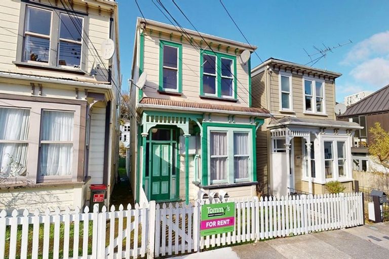 Photo of property in 4 Devon Street, Aro Valley, Wellington, 6021