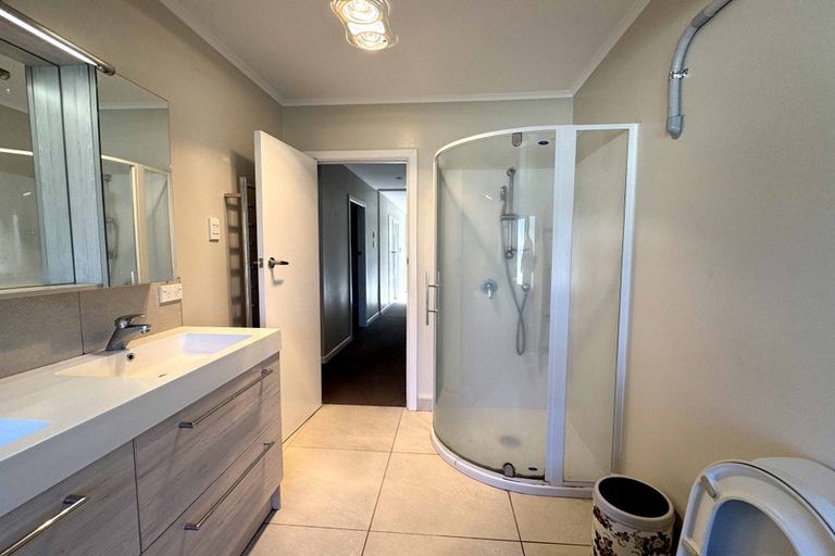 Photo of property in 64 Patons Road, Howick, Auckland, 2014