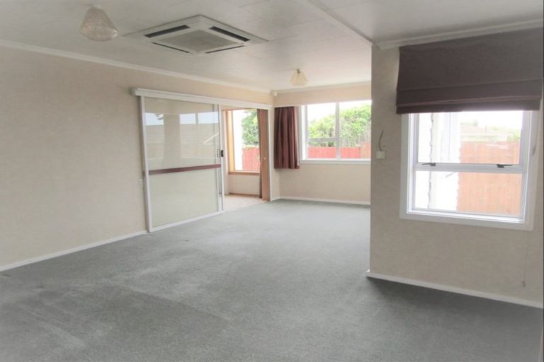 Photo of property in 1 Churchill Place, Waimate, 7924