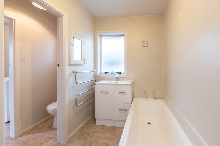 Photo of property in 18 Everest Street, Burnside, Christchurch, 8053