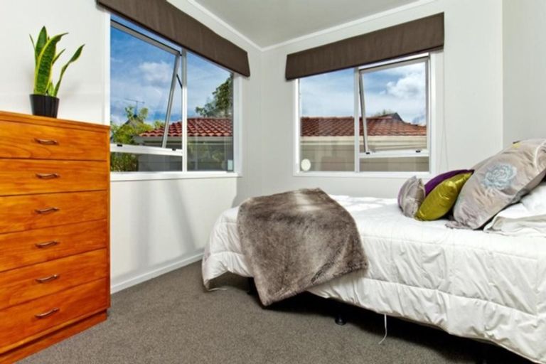 Photo of property in 19 Sunward Rise, Glenfield, Auckland, 0629