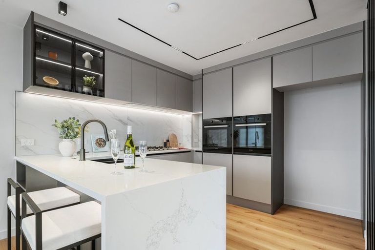 Photo of property in 2b Rangitoto Terrace, Milford, Auckland, 0620