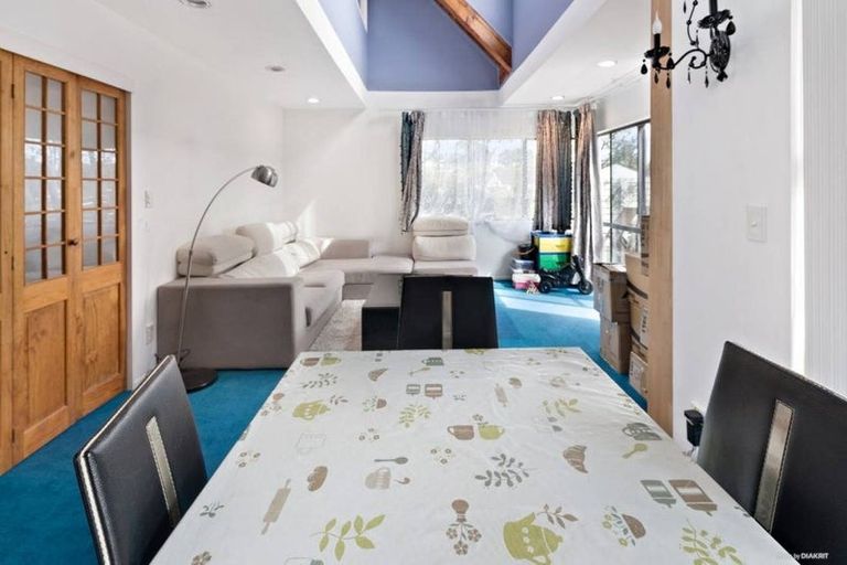 Photo of property in 1/33a Pickwick Parade, Mellons Bay, Auckland, 2014