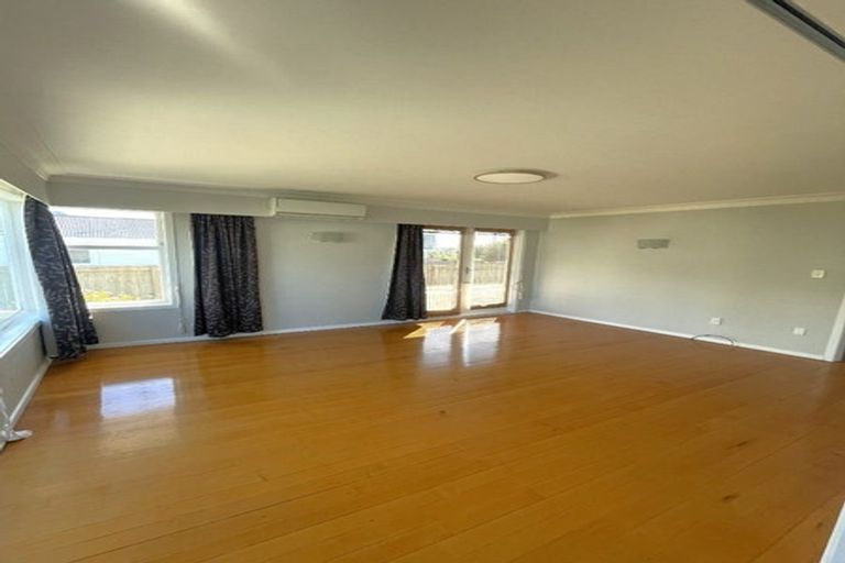 Photo of property in 14a Albert Road, Kelston, Auckland, 0602