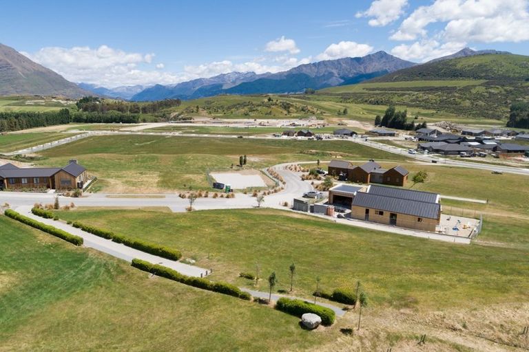 Photo of property in 46 Cunninghams Drive, Jacks Point, Queenstown, 9371