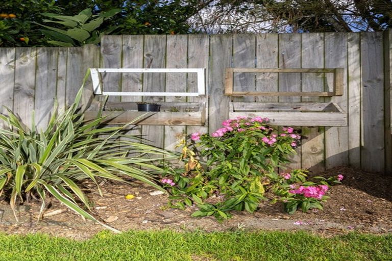 Photo of property in 70 Great South Road, Huntly, 3700