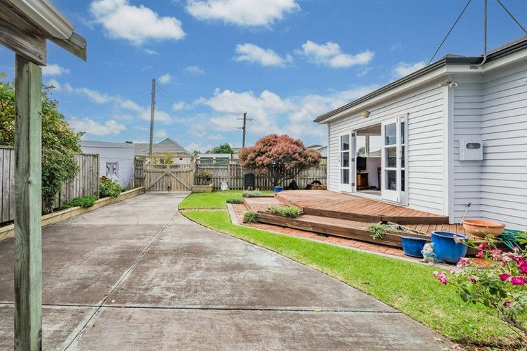 Photo of property in 4 Nathan Avenue, Paraparaumu Beach, Paraparaumu, 5032