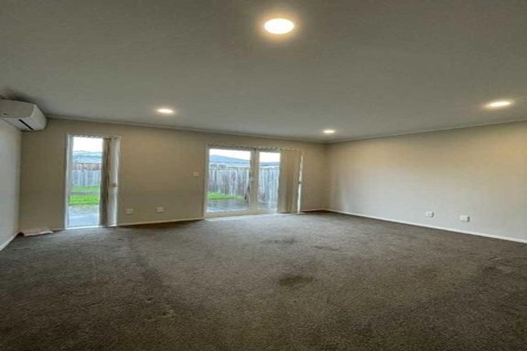 Photo of property in 23 Warbler Crescent, Papakura, 2110