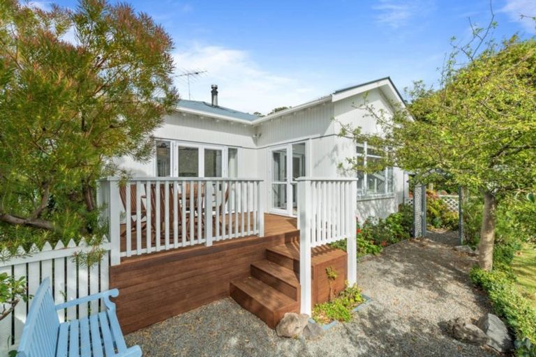 Photo of property in 19 Bay View Road, Raglan, 3225