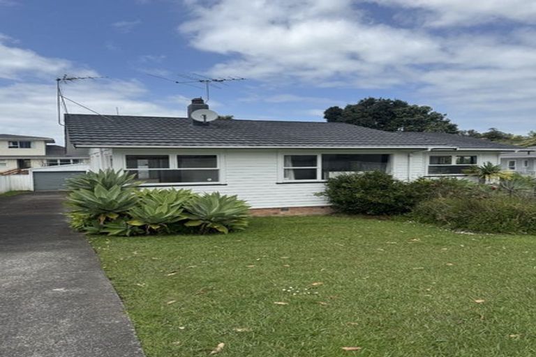 Photo of property in 43 Hilling Street, Titirangi, Auckland, 0604