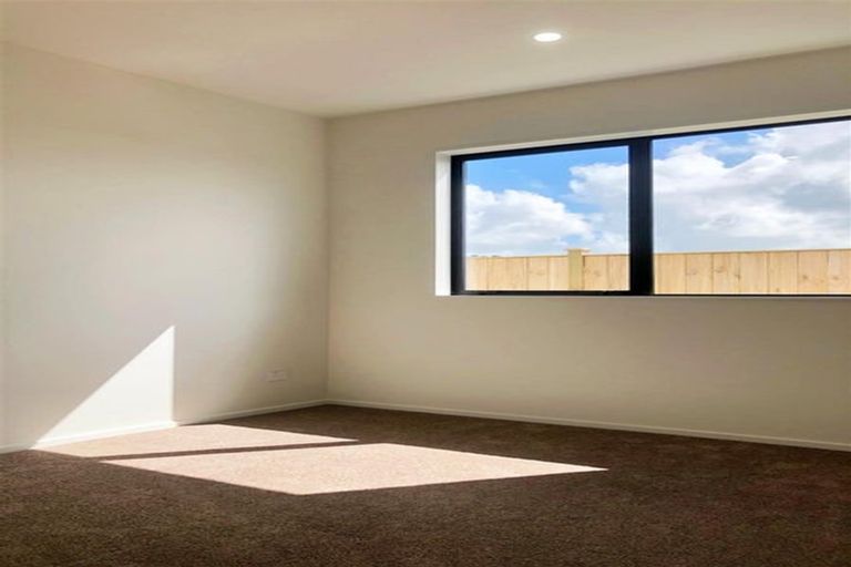 Photo of property in 19 Kaapehu Street, Karaka, 2578