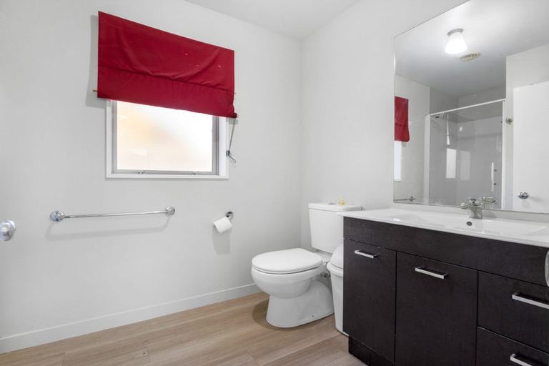 Photo of property in 17 Picton Avenue, Riccarton, Christchurch, 8011