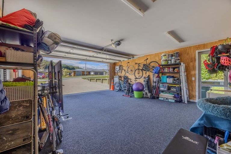 Photo of property in 63 Minaret Ridge, Wanaka, 9305