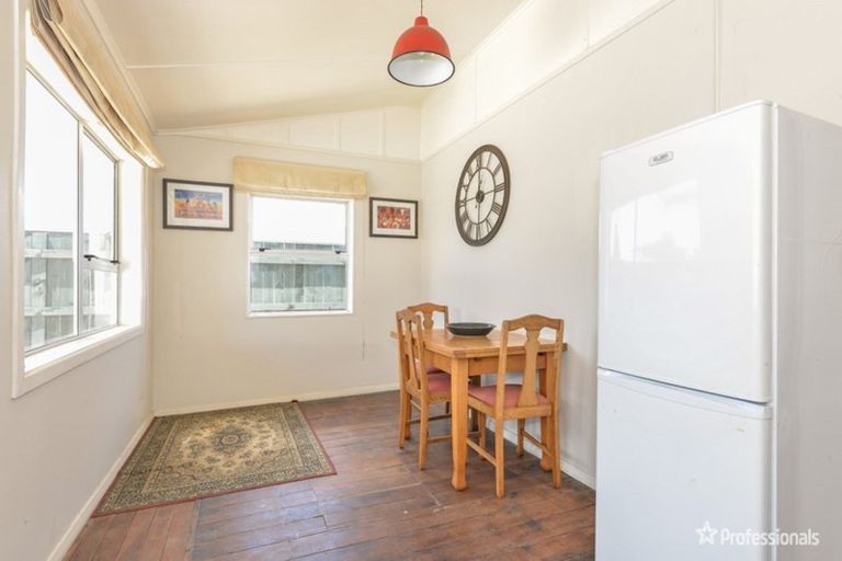 Photo of property in 1 Hereford Drive, Carterton, 5713