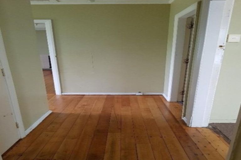 Photo of property in 6 Hadfield Street, Beach Haven, Auckland, 0626