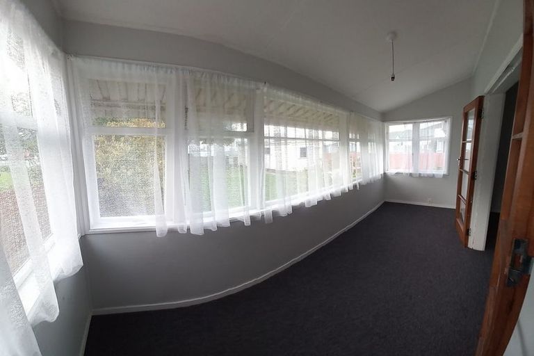 Photo of property in 62 Randwick Crescent, Moera, Lower Hutt, 5010