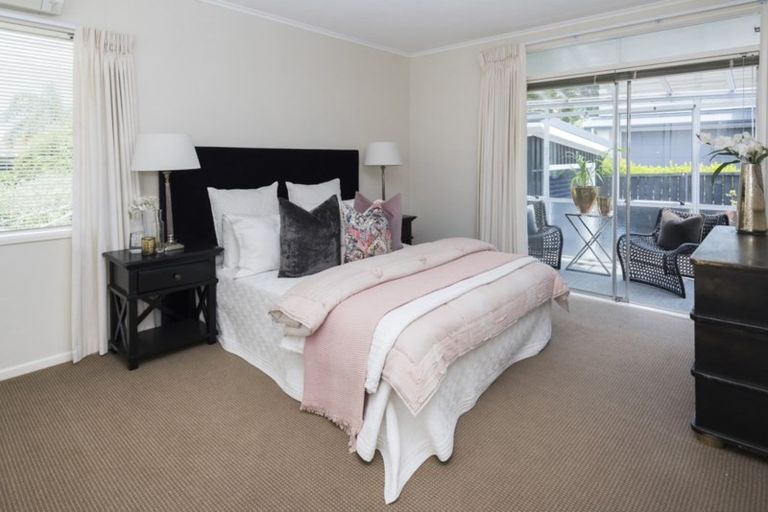 Photo of property in 72a Marine Parade, Mellons Bay, Auckland, 2014