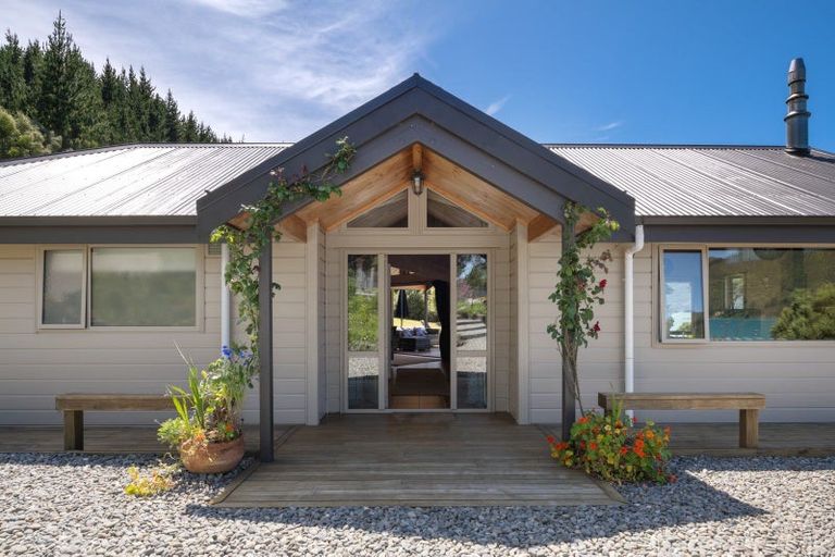 Photo of property in 4941 Kenepuru Road, Ohauparuparu Bay, Picton, 7282