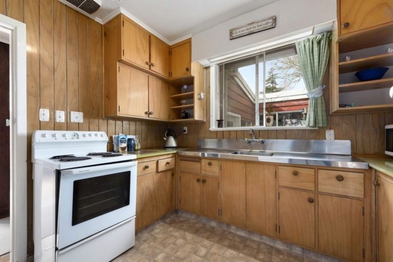 Photo of property in 12 Fendalton Crescent, Pinehaven, Upper Hutt, 5019