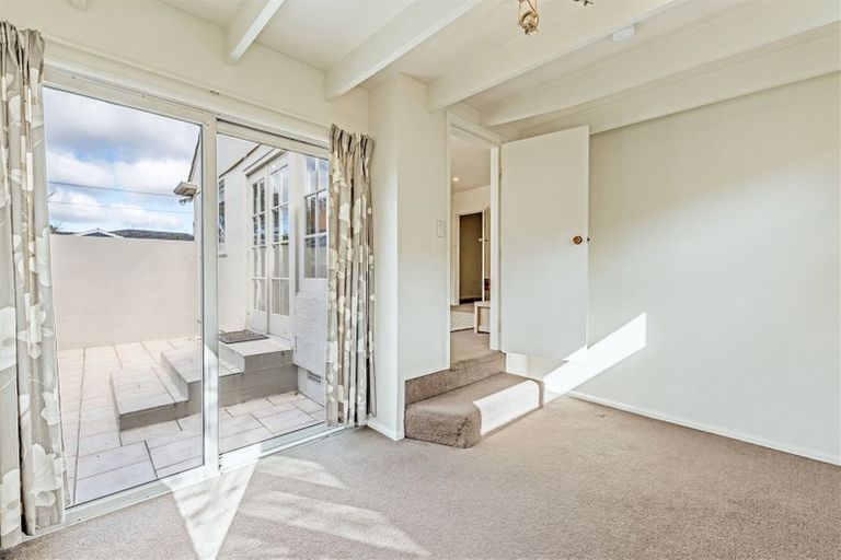 Photo of property in 21 Dinton Street, Russley, Christchurch, 8042