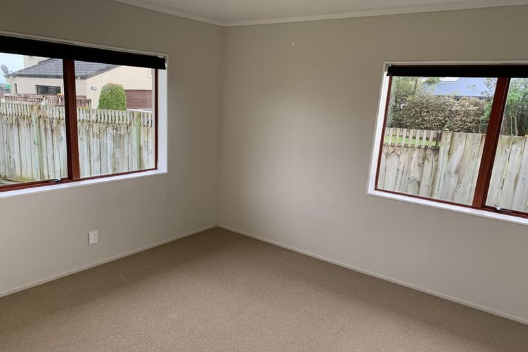 Photo of property in 14 Kilkenny Place, Fitzherbert, Palmerston North, 4410
