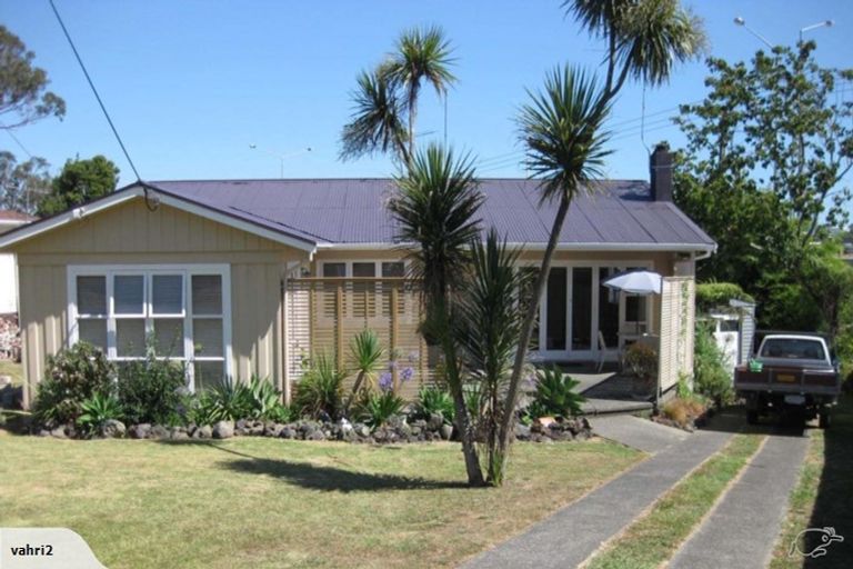 Photo of property in 2/30 Lyttelton Avenue, Forrest Hill, Auckland, 0620