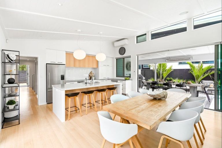 Photo of property in 12 Kokopu Street, Omaha, 0986