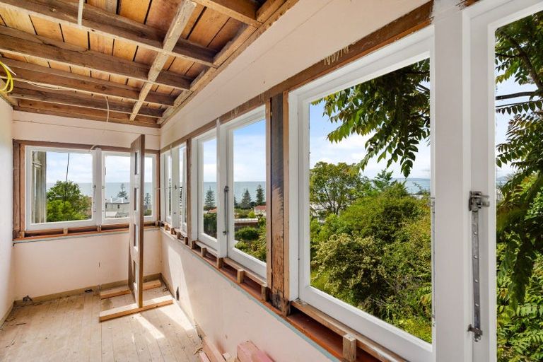 Photo of property in 3 Onslow Road, Bluff Hill, Napier, 4110