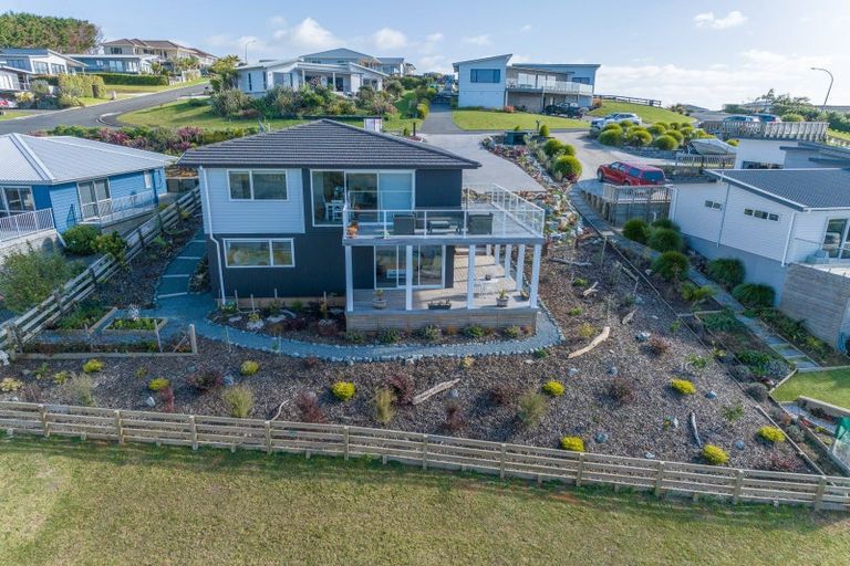 Photo of property in 21 Christine Drive, Coopers Beach, 0420