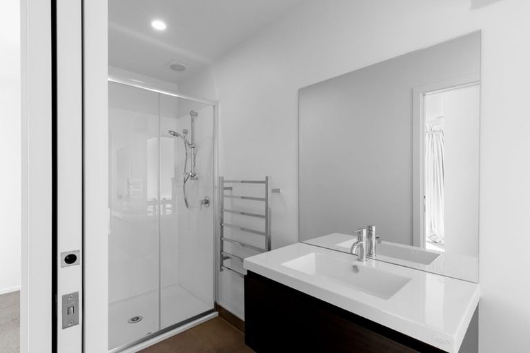 Photo of property in 16 Fallow Street, Jacks Point, 9371