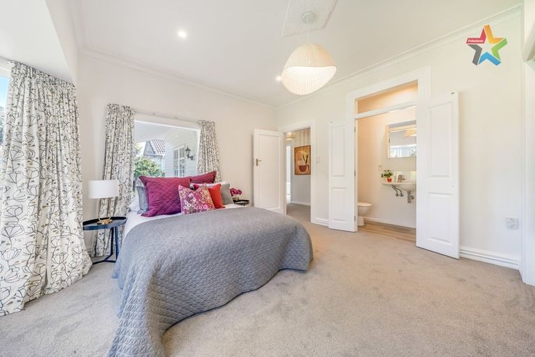 Photo of property in 43 Saint Ronans Avenue, Waterloo, Lower Hutt, 5011