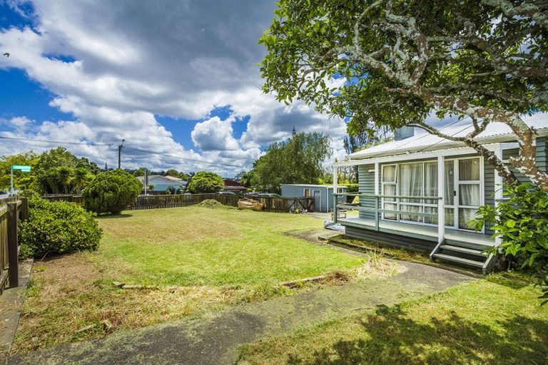 Photo of property in 134 Chivalry Road, Glenfield, Auckland, 0629