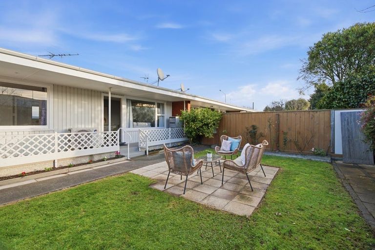 Photo of property in 3/7a Curletts Road, Sockburn, Christchurch, 8042