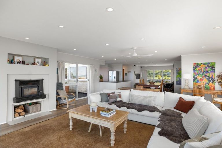 Photo of property in 19 Palm Parade, Riversdale Beach, Masterton, 5872
