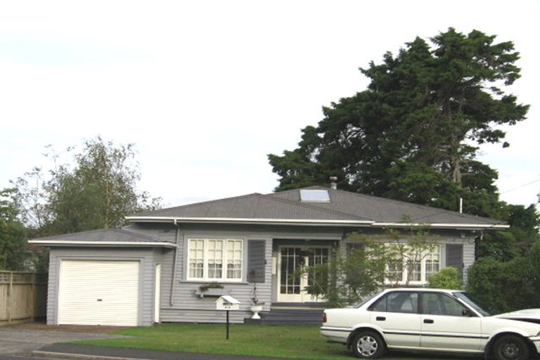 Photo of property in 313 Royal Road, Massey, Auckland, 0614