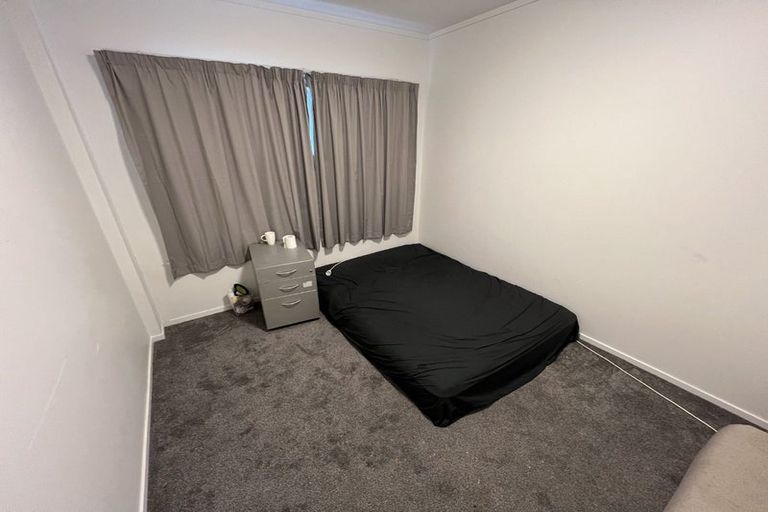 Photo of property in 69 Chelsea View Drive, Chatswood, Auckland, 0626