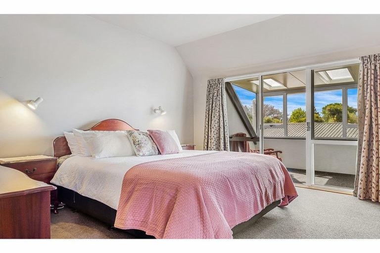 Photo of property in 156 Withells Road, Avonhead, Christchurch, 8042