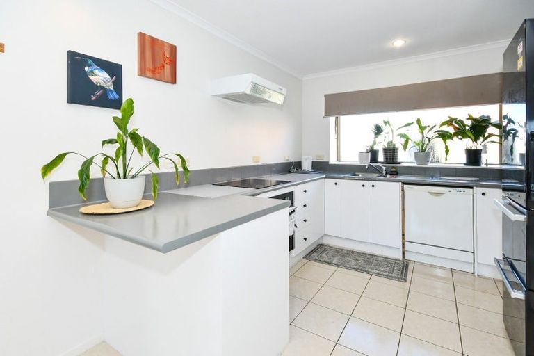 Photo of property in 33 Regalwood Place, Favona, Auckland, 2024