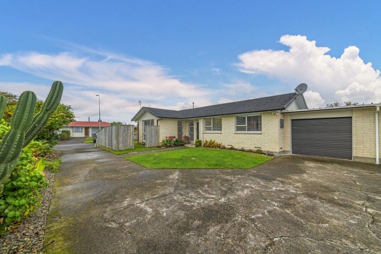 Photo of property in 16 Drury Street, Cloverlea, Palmerston North, 4412