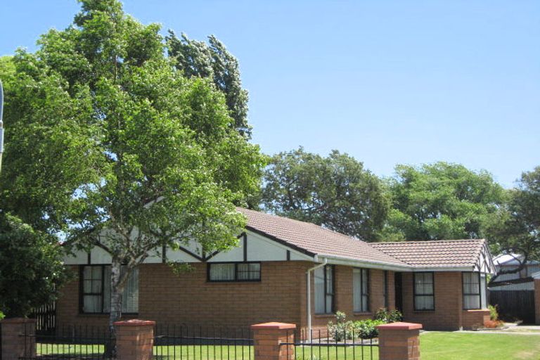 Photo of property in 11 Mchaffies Place, Wainoni, Christchurch, 8061