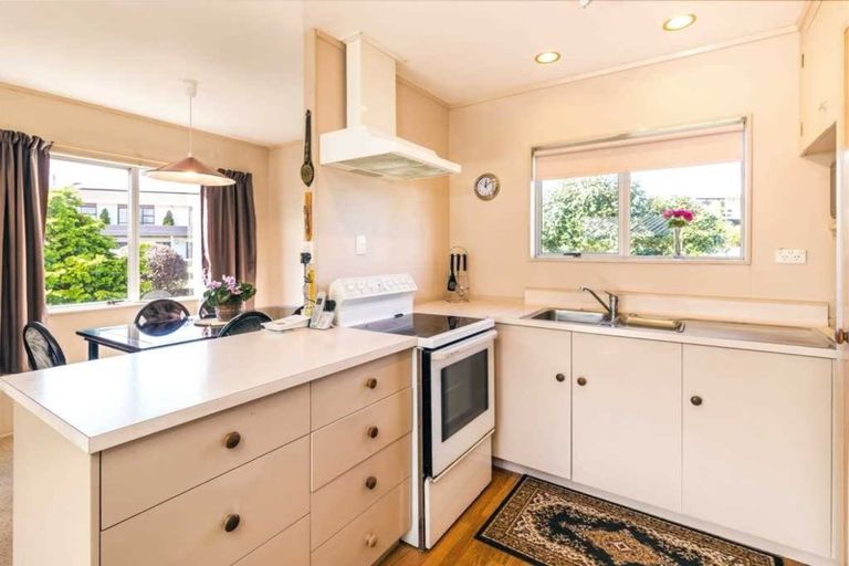 Photo of property in 2/26 Tobin Place, Richmond Heights, Taupo, 3330