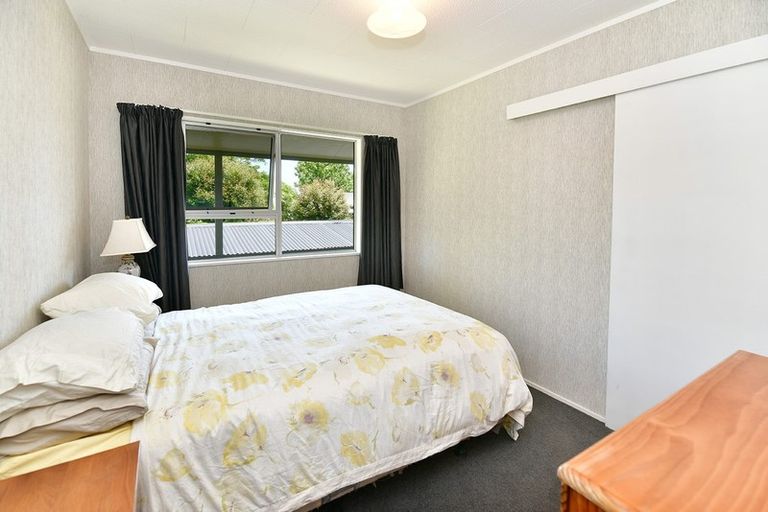 Photo of property in 6 Hand Road, Helensville, 0800