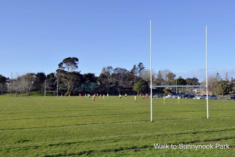 Photo of property in 7 Tahu Crescent, Sunnynook, Auckland, 0620