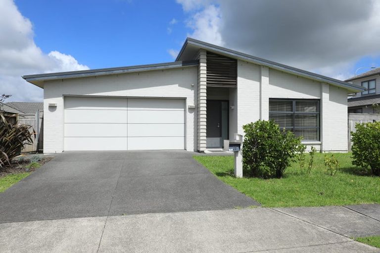 Photo of property in 20 Andalusian Way, Karaka, Papakura, 2113