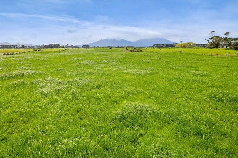 Photo of property in 7104 South Road, Warea, New Plymouth, 4381