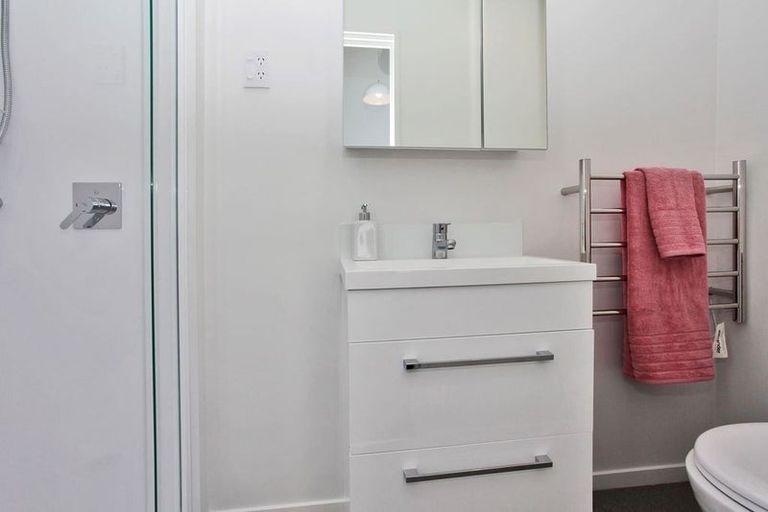 Photo of property in 4/61 Osborne Street, Waltham, Christchurch, 8011