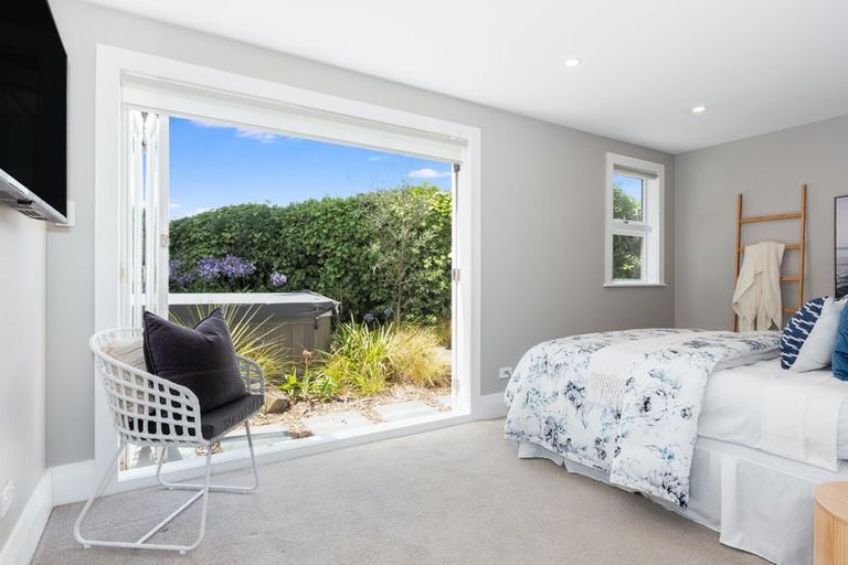 Photo of property in 89 Paremata Road, Paremata, Porirua, 5024