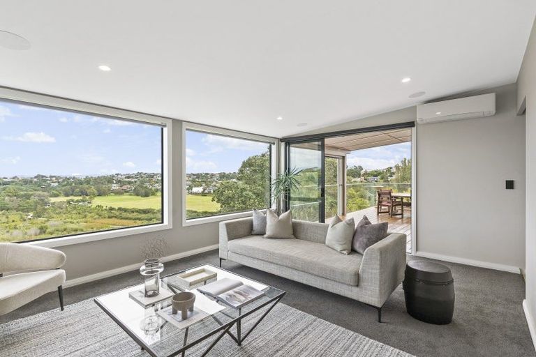 Photo of property in 99 Exmouth Road, Northcote, Auckland, 0627