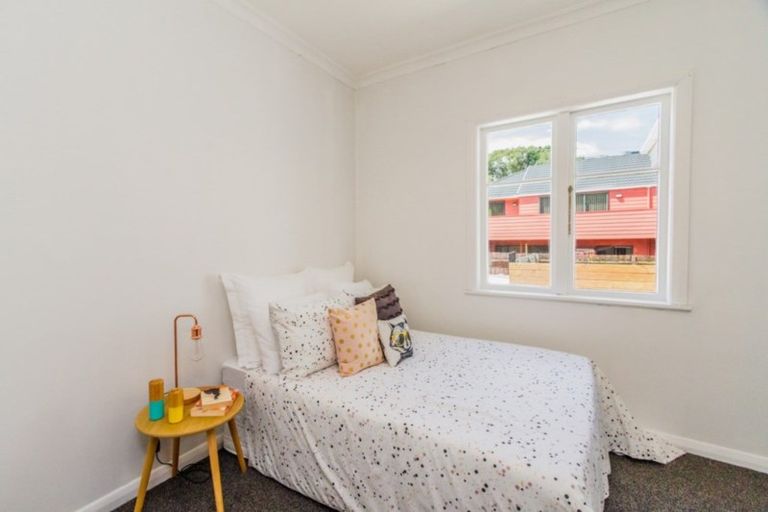 Photo of property in 19 Cecil Road, Tawa, Wellington, 5028