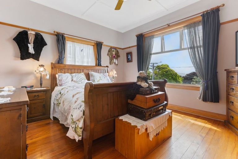 Photo of property in 22 Peace Avenue, Moturoa, New Plymouth, 4310